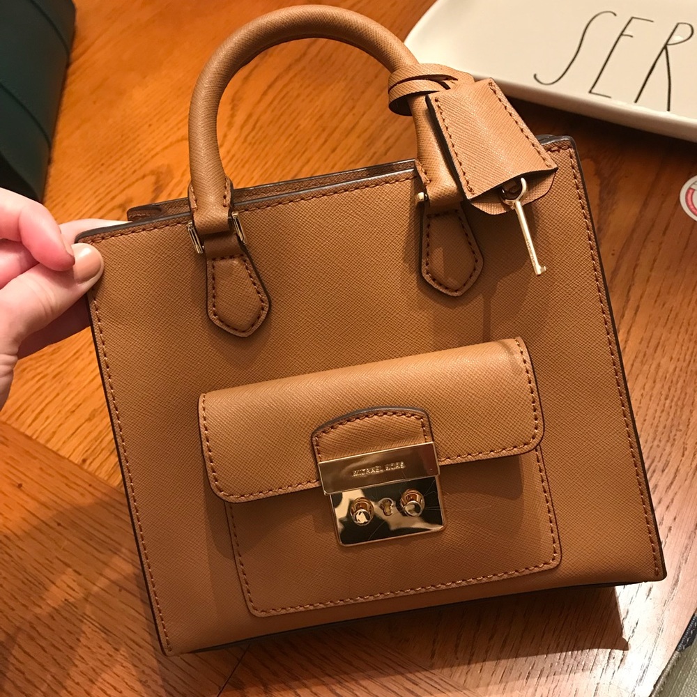 Super cute Michael kors mini bag